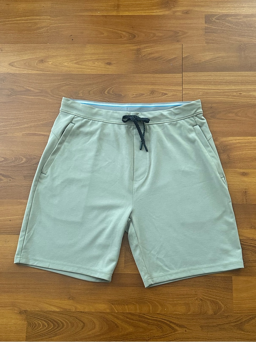 Mack Weldon Men’s Atlas Shorts In Large 7” Inseam color Light Military Green